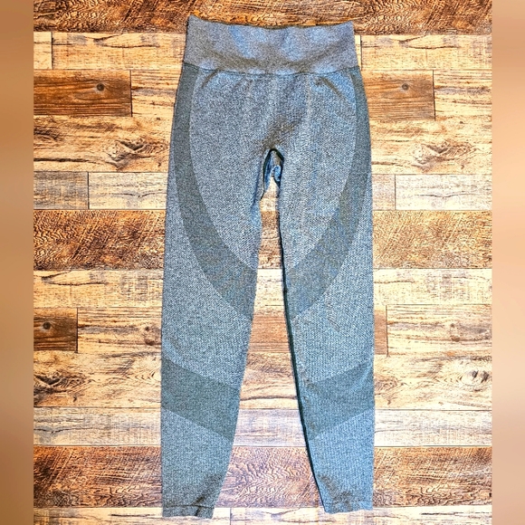 PINK Victoria's Secret Pants - Victoria's Secret PINK Sport Olive Green Workout Contour Sculpt Leggings Size S